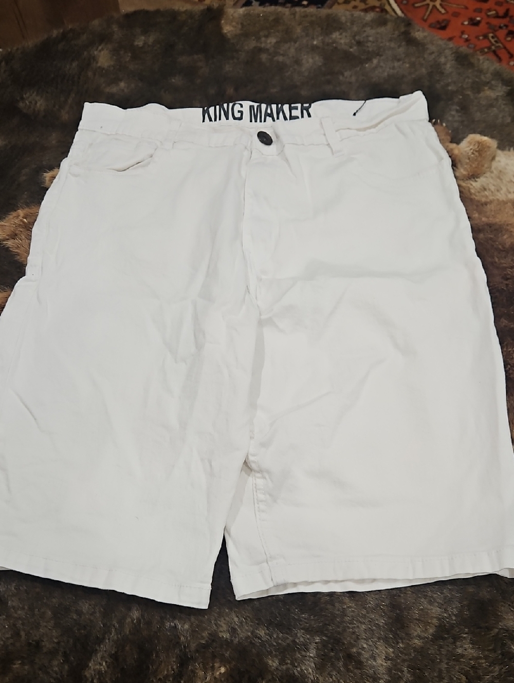 KING MAKER Men's White Casual Shorts. Size 36